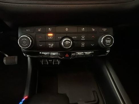 Used 2022 Dodge Durango R/T w/ Blacktop Package AWD/4WD image 21