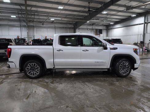 Used 2025 GMC Sierra 1500 Denali Ultimate AWD/4WD image 2