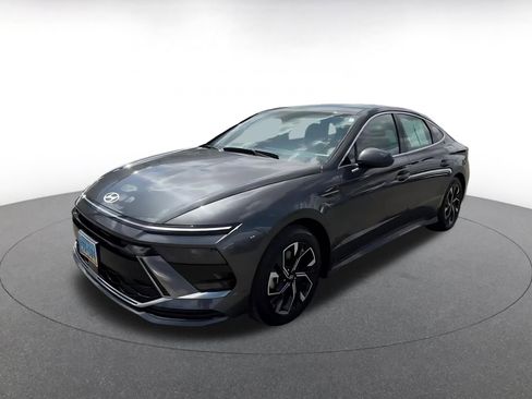 Used 2025 Hyundai Sonata SEL FWD image 8