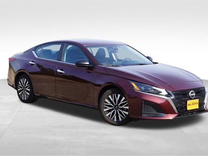 Used 2024 Nissan Altima 2.5 SV