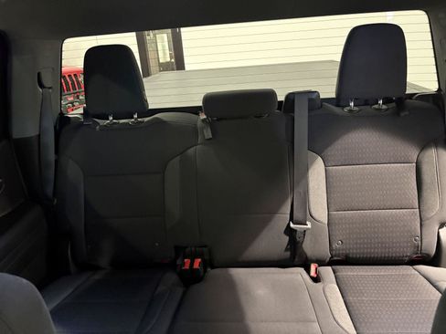 Used 2022 Chevrolet Silverado 1500 LT AWD/4WD image 36