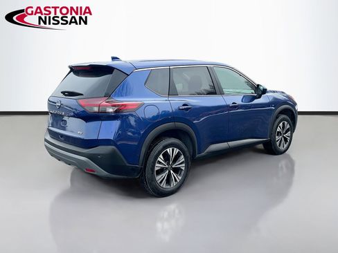 Used 2023 Nissan Rogue SV image 9