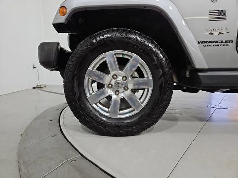 Used 2017 Jeep Wrangler Unlimited Sahara w/ Max Tow Package AWD/4WD image 25