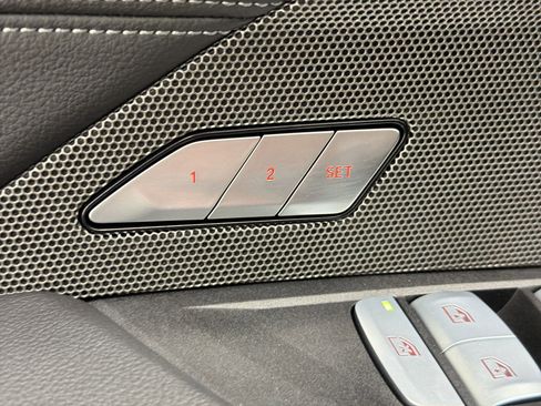 Certified 2025 BMW M440i image 18