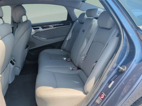 Used 2015 Hyundai Genesis 3.8 RWD image 45