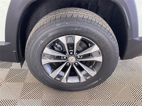 New 2026 Chevrolet Equinox LT image 16