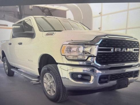 Used 2024 RAM 2500 Big Horn AWD/4WD image 3