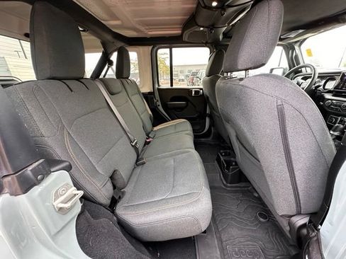 Used 2024 Jeep Wrangler Unlimited Sport AWD/4WD image 31