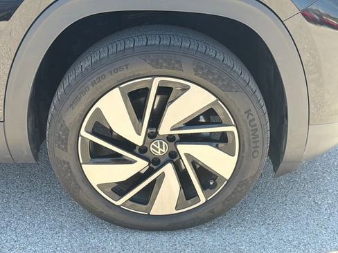 Used 2025 Volkswagen Atlas SE AWD/4WD image 41