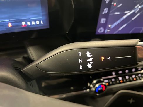 New 2026 Chevrolet Equinox LT w/ Convenience Package II image 25