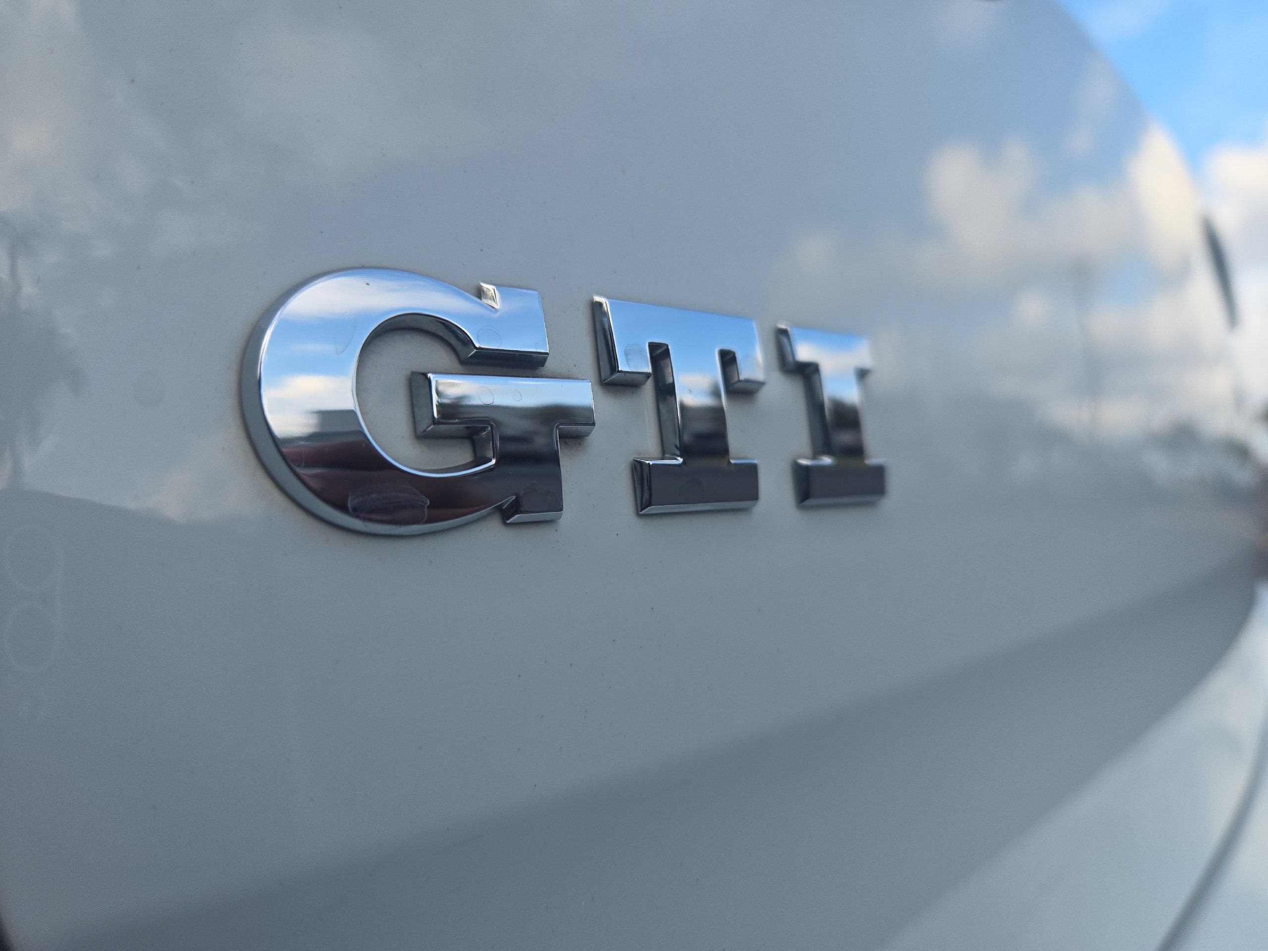 Used 2018 Volkswagen GTI SE FWD image 13