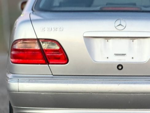 Used 2002 Mercedes-Benz E 320 4MATIC Sedan image 13