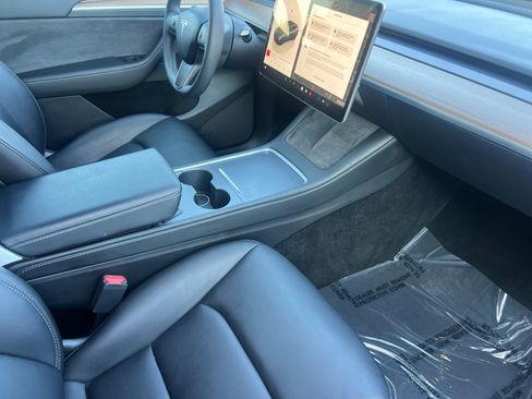 Used 2023 Tesla Model Y Long Range image 16