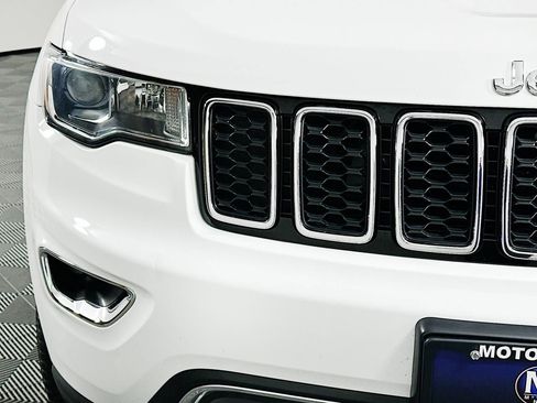 Used 2020 Jeep Grand Cherokee Limited AWD/4WD image 3