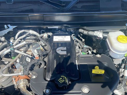 Used 2025 RAM 3500 Big Horn AWD/4WD image 34