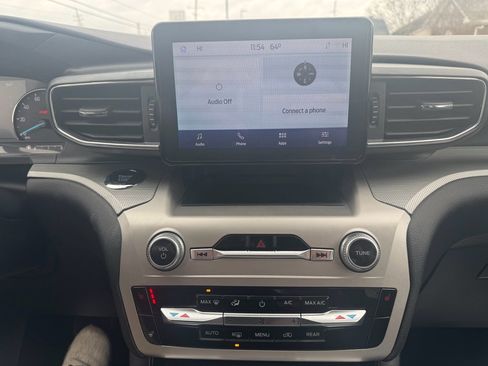 Used 2022 Ford Explorer XLT w/ Equipment Group 202A image 23