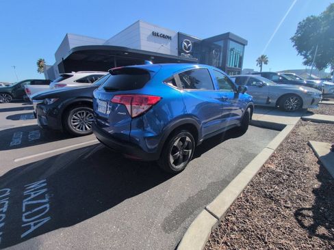Used 2018 Honda HR-V EX image 2