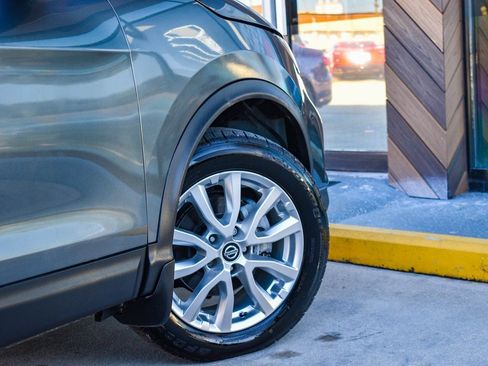 Used 2021 Nissan Rogue Sport SV w/ Technology Package image 18