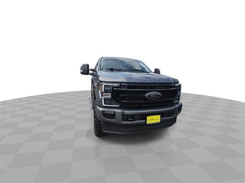 Used 2022 Ford F250 Lariat w/ Black Appearance Package image 3