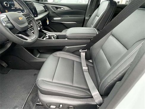 New 2026 Chevrolet Traverse LT w/ Sun and Wheel Package image 12
