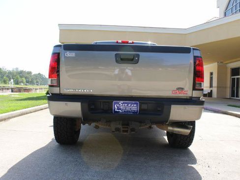Used 2013 GMC Sierra 2500 Denali w/ Suspension Package, Off-Road AWD/4WD image 15