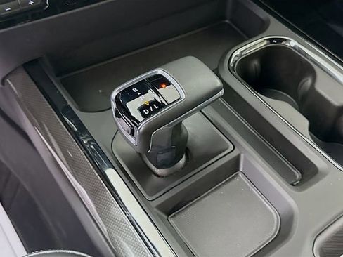 Used 2023 Chevrolet Silverado 1500 ZR2 w/ Technology Package image 18