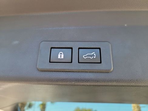 Used 2022 Subaru Ascent Touring w/ Popular Package #2A image 11