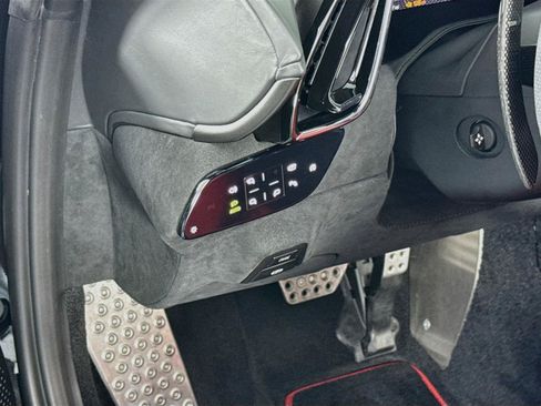 Used 2022 Ferrari Roma RWD image 13