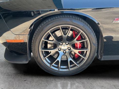 Used 2015 Dodge Challenger SRT w/ Technology Group RWD image 22