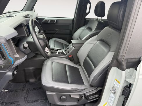 Used 2024 Ford Bronco Black Diamond image 10