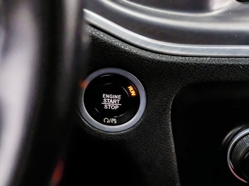 Used 2022 Dodge Charger SXT RWD image 26