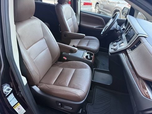 Used 2017 Toyota Sienna Limited Premium w/ Protection Package AWD/4WD image 11