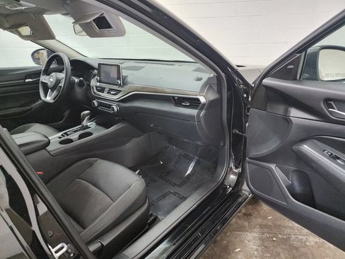 Used 2025 Nissan Altima 2.5 SV AWD/4WD image 32