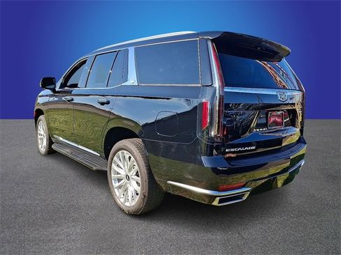 Used 2024 Cadillac Escalade Luxury image 6