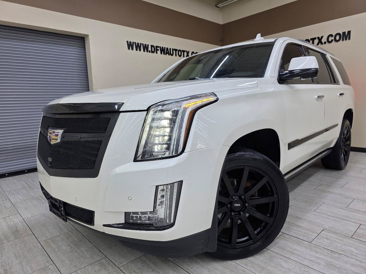 Used 2015 Cadillac Escalade Platinum AWD/4WD image 1