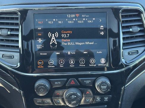 Used 2022 Jeep Grand Cherokee Limited image 22