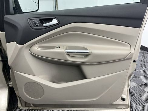 Used 2017 Ford Escape SE w/ SE Cold Weather Package image 15