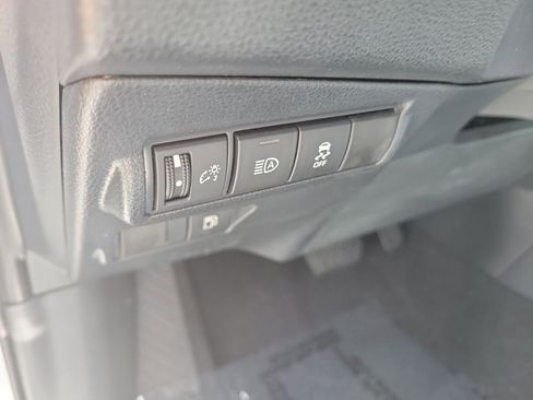 Used 2024 Toyota Corolla Cross SE image 24