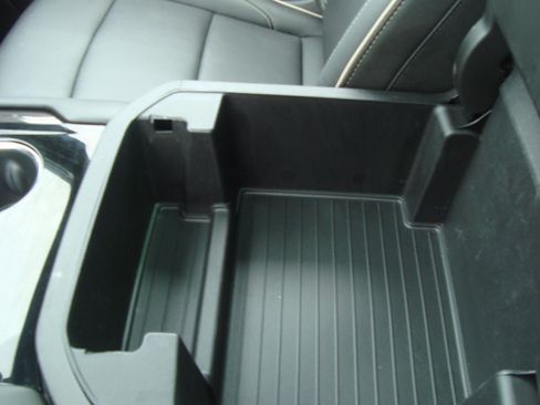 Certified 2025 GMC Yukon XL Elevation w/ Elevation Premium Package AWD/4WD image 18