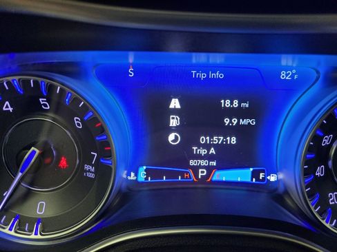 Used 2019 Chrysler 300 Touring w/ Driver Convenience Group RWD image 23
