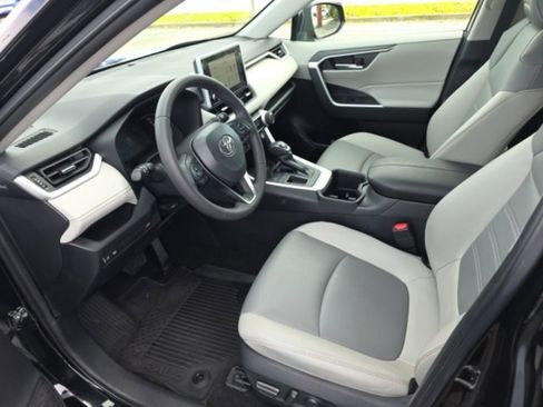 Certified 2023 Toyota RAV4 XLE Premium image 8