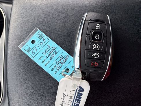 Used 2018 Lincoln MKX Select w/ Select Plus Package AWD/4WD image 32