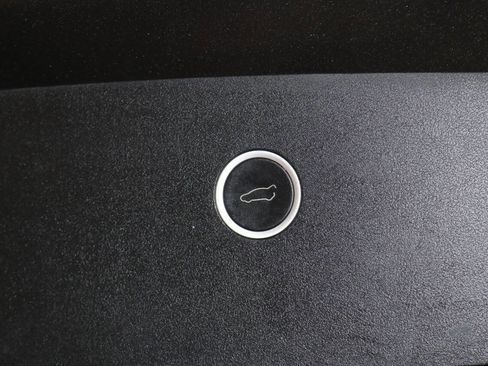 Used 2018 Tesla Model X 75D image 89