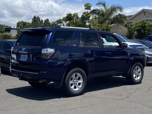 Used 2024 Toyota 4Runner SR5 AWD/4WD image 3