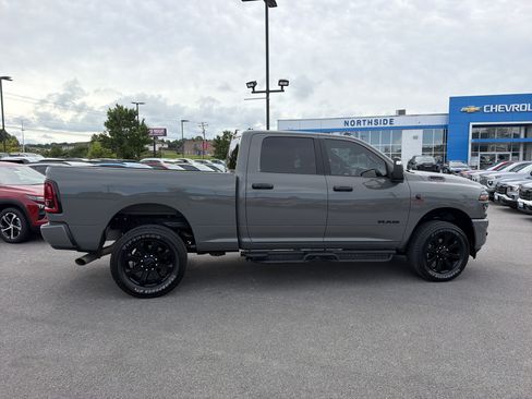 Used 2025 RAM 2500 Big Horn AWD/4WD image 5