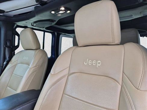 Used 2018 Jeep Wrangler Unlimited Sahara w/ Quick Order Package 24M Moab AWD/4WD image 12