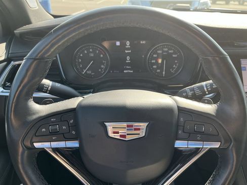 Used 2023 Cadillac XT6 Premium Luxury w/ Technology Package FWD image 14