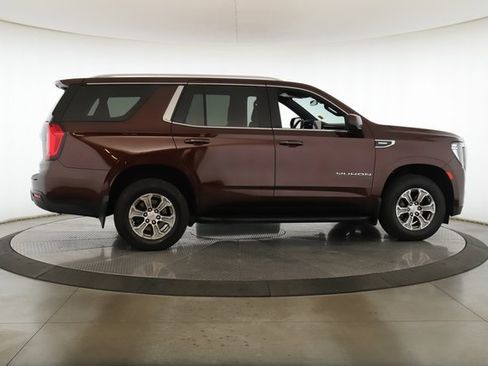 Used 2022 GMC Yukon SLE image 6