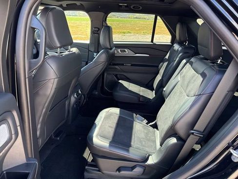 Used 2025 Ford Explorer ST AWD/4WD image 28