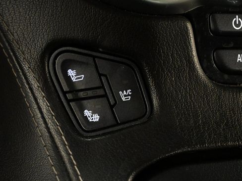 Used 2015 Chevrolet Suburban LTZ image 14